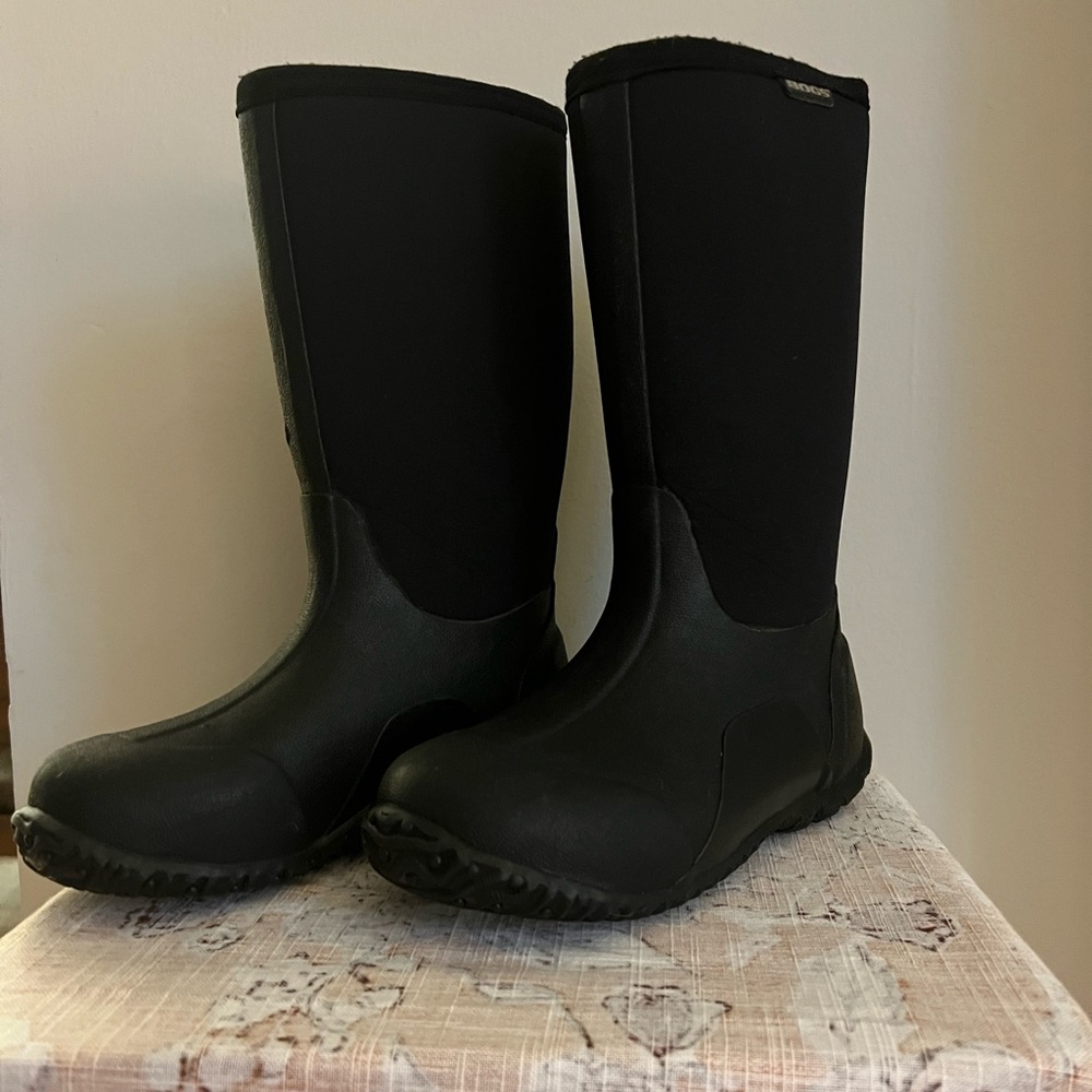 Bogs snow boots youth size 2